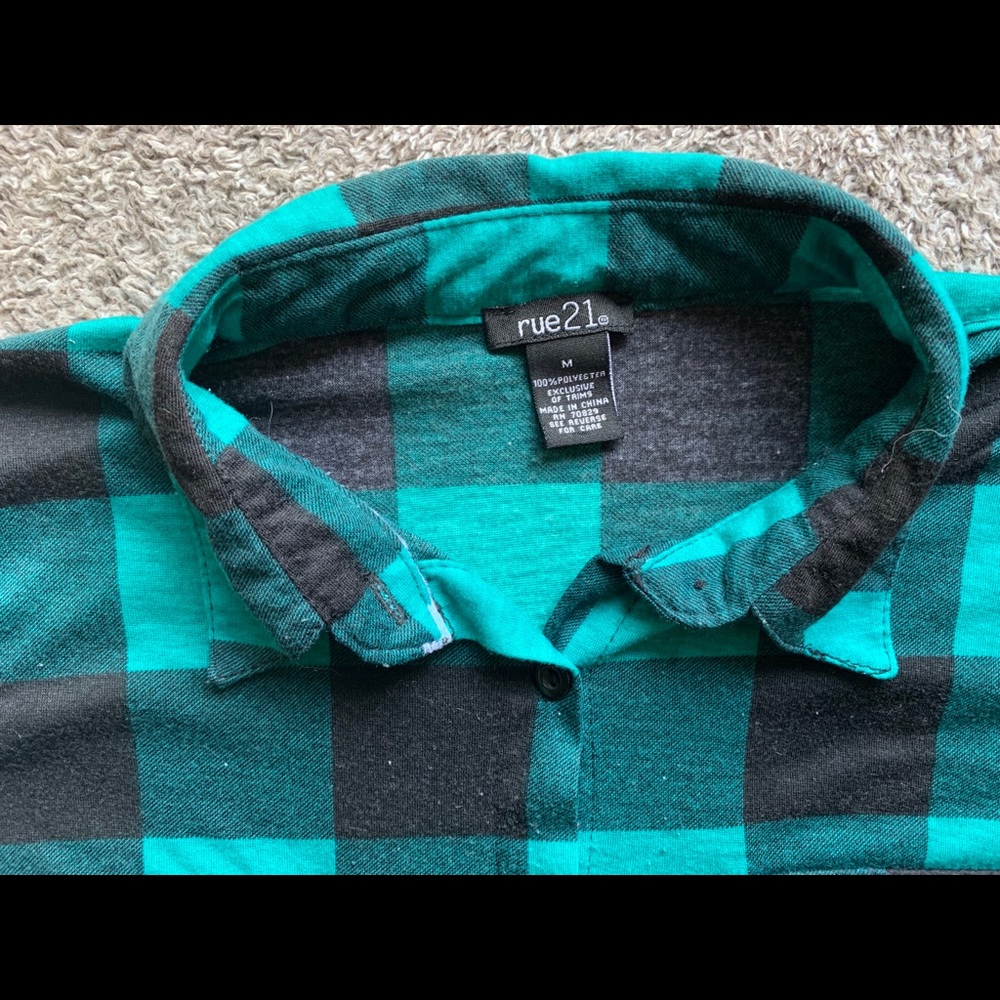 Gorgeous flannel - Picture 3 of 3